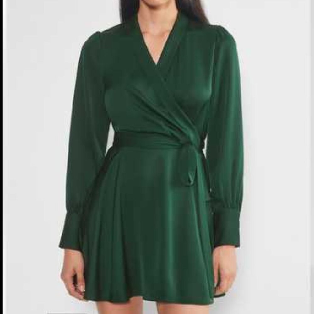 Aritzia / Babaton Hyde Satin Mini Dress